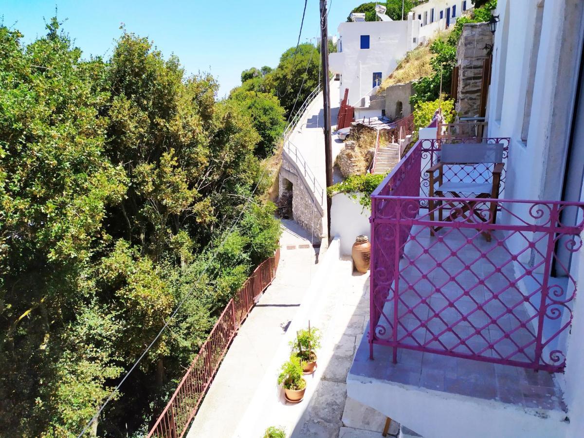Traditional Family House, Ground Floor With Yard Koronos Exterior photo