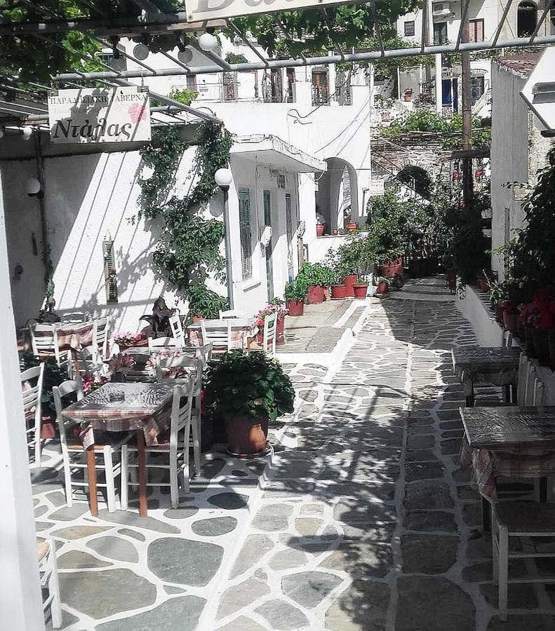 Traditional Family House, Ground Floor With Yard Koronos Exterior photo